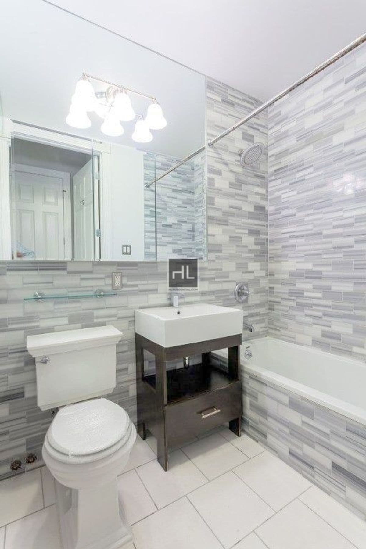 Building Photo - East 10th Street