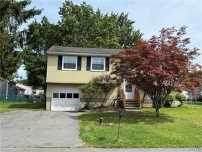 Building Photo - 8265 Warbler Way