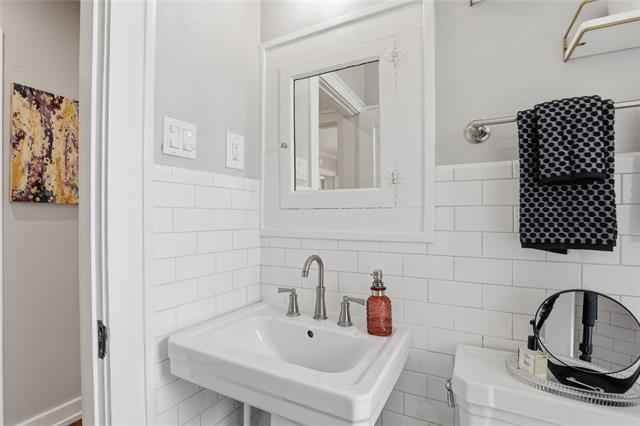 Building Photo - 4121 Pershing Ave