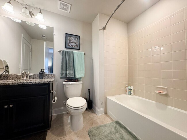 Building Photo - ***Coming Soon*** Fantastic 4 Bed 3.5 Bath End Unit Townhome In Potomac Shores Town Center