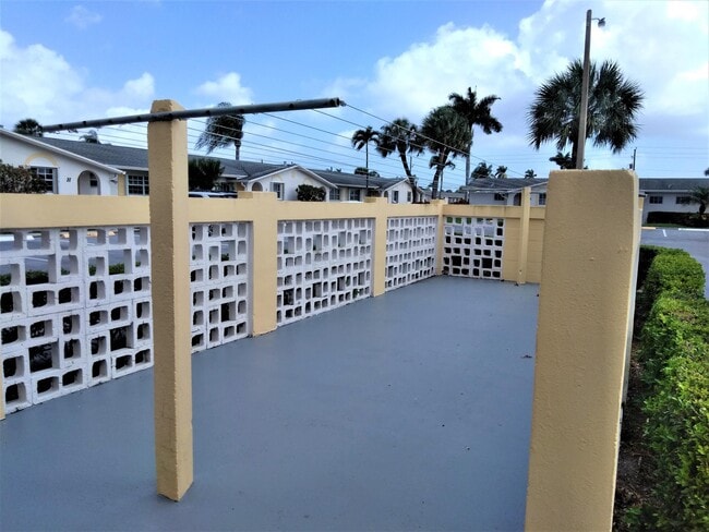 Building Photo - 2766 Emory Dr W