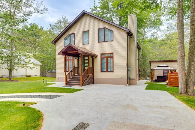 Building Photo - 2135 Rosemont Dr