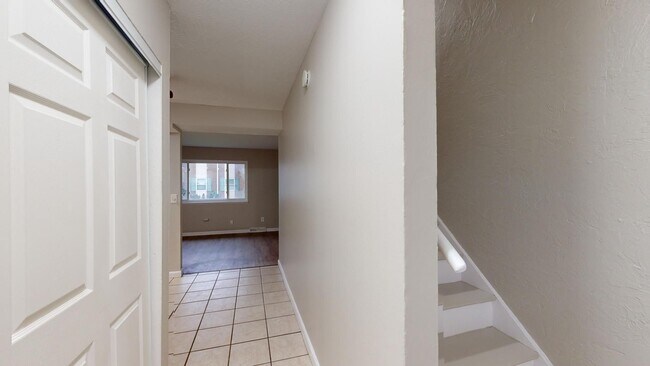 Building Photo - 630 Abbe Rd S
