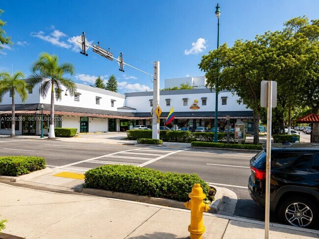Building Photo - 900 SW 8th St