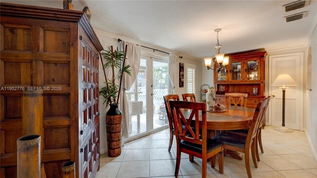 Building Photo - 150 Azalea St