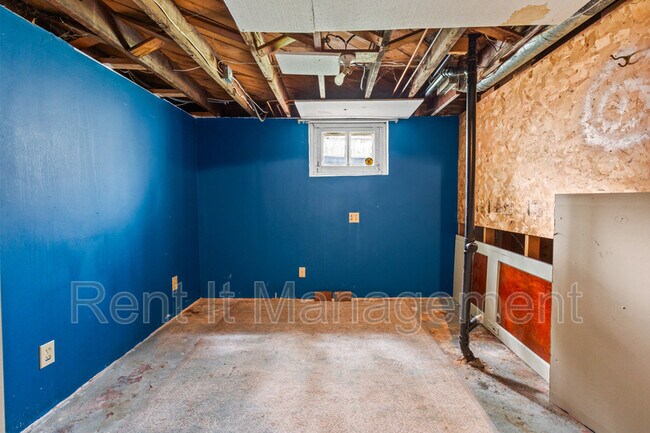 Building Photo - 2315 N. 61st.