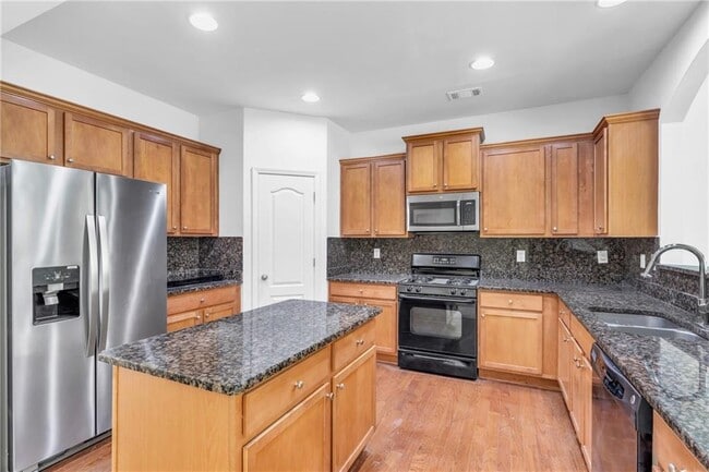 Building Photo - 5480 Beaver Ridge Dr