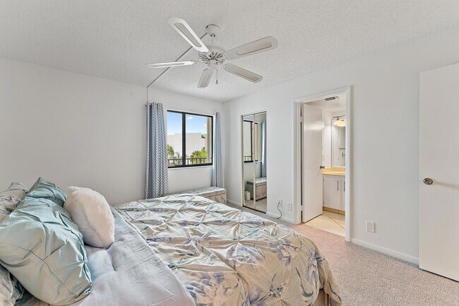 Building Photo - 1605 S US Hwy 1