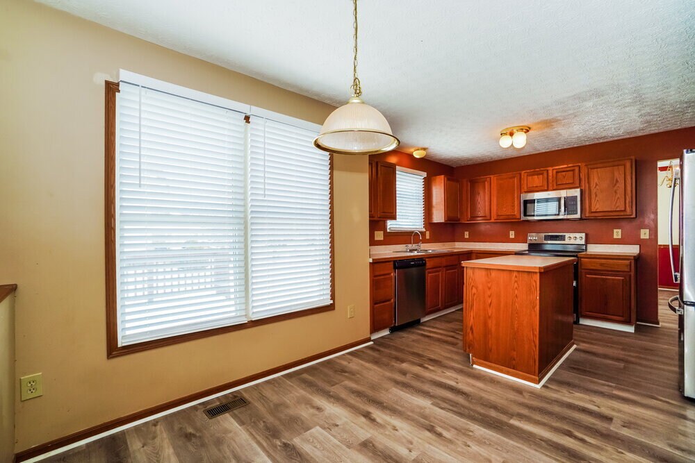 Building Photo - 9400 Magnolia Way