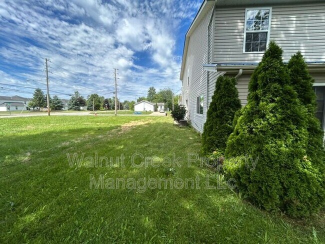 Building Photo - 3115-3117 Surf Ave