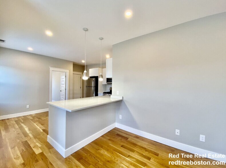 Building Photo - 167 Hampshire St