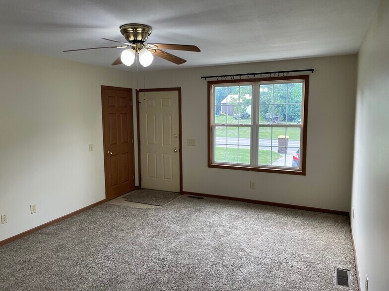 Building Photo - 1387 Jackson Ave