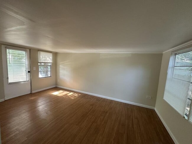 Building Photo - 5844 Sunshine Park Dr