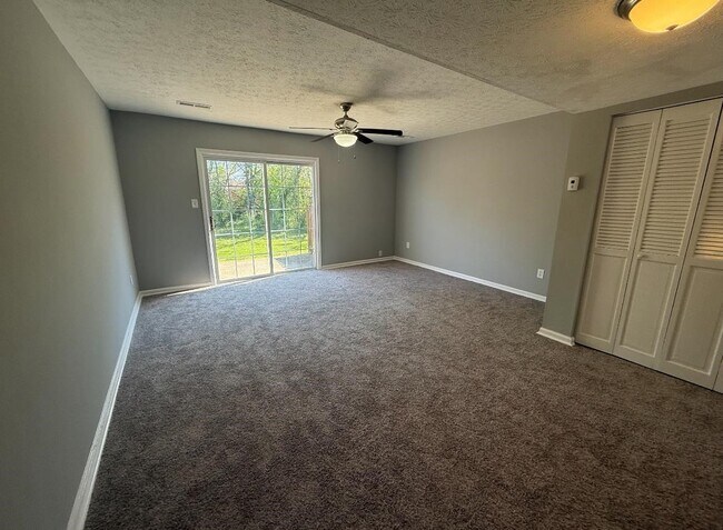 Building Photo - 604 Eastwood St