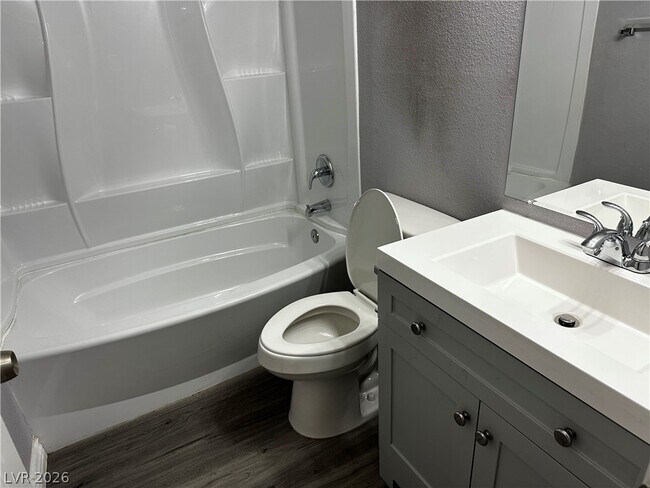 Building Photo - 3915 Cll Tereon