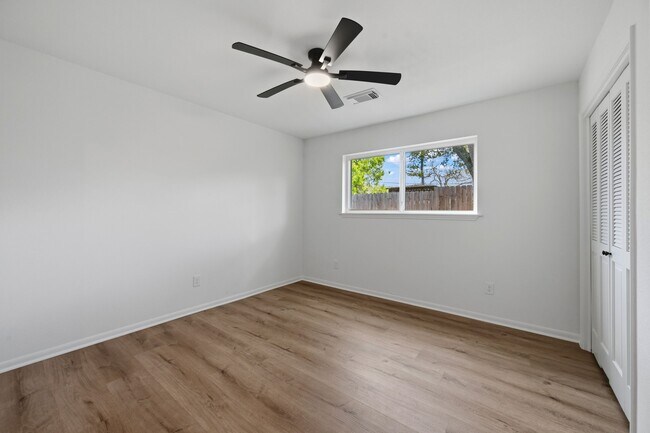 Building Photo - 210 Ridgemont Dr