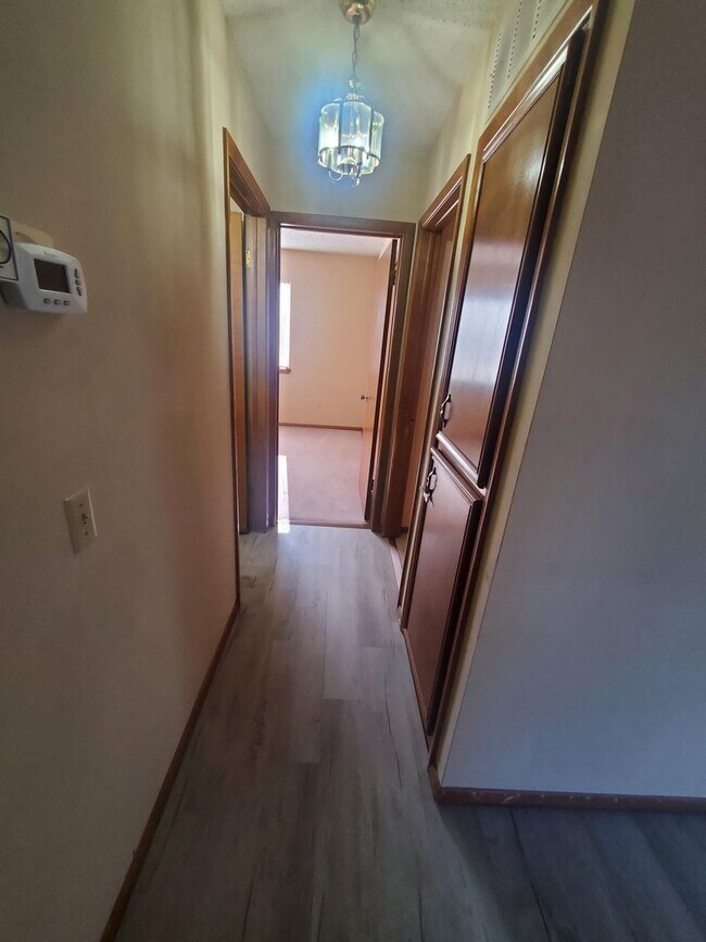 Building Photo - 7011 W O'Neil St