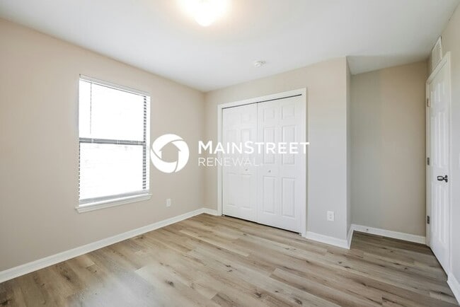 Building Photo - 4 Bedroom Pet-Friendly Home in Lehigh Acre...