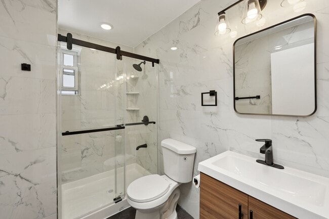 Building Photo - 325 7th St