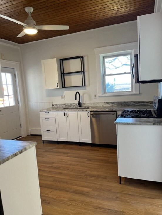 Building Photo - Barrington River House