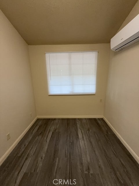 Building Photo - 3230 Lakeshore Blvd