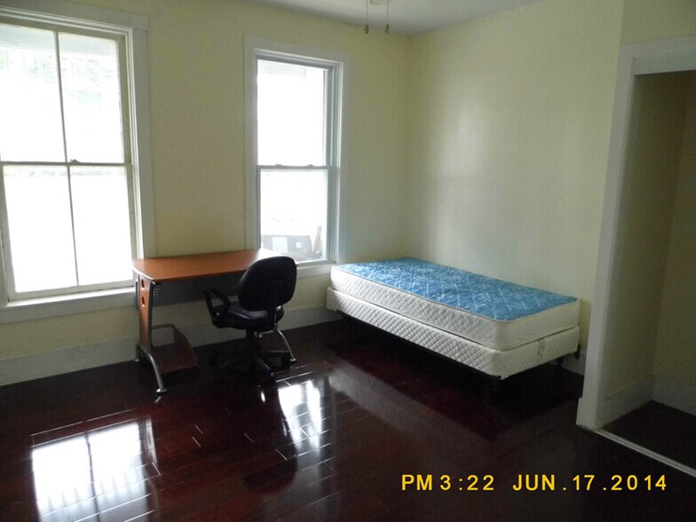 Building Photo - 1710 E Fayette St