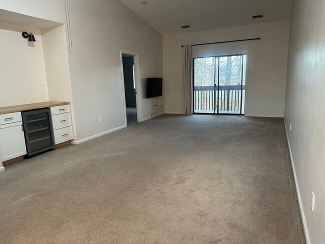 Building Photo - 66 Simsbury Landing