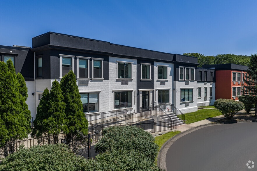 540 Bond St Bridgeport, CT 06610 - Oasis