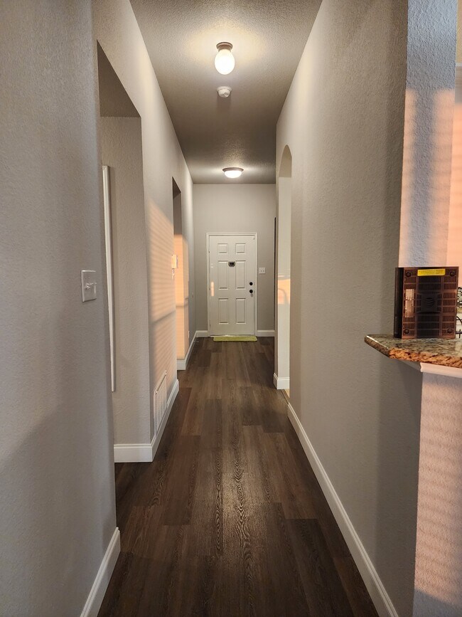 Building Photo - 2827 Saddlebred Trail