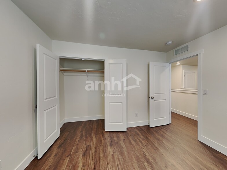 Building Photo - 9329 Wabash St