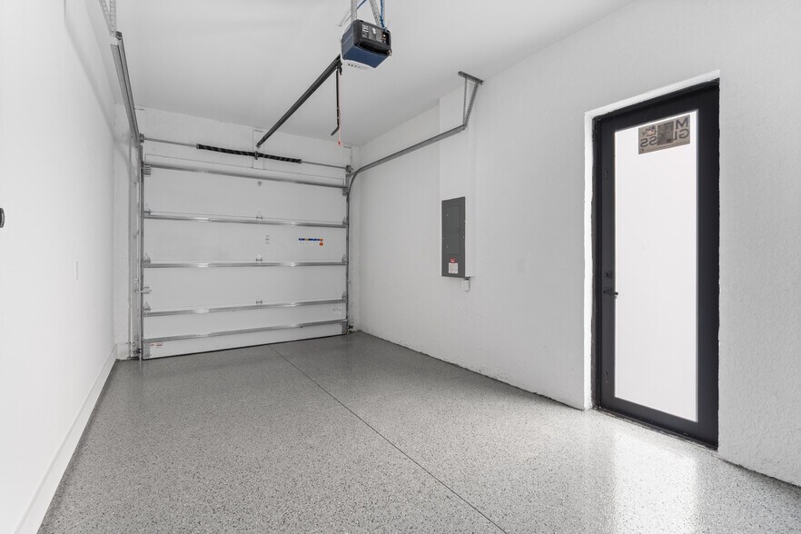 Building Photo - 2603 3rd St SW