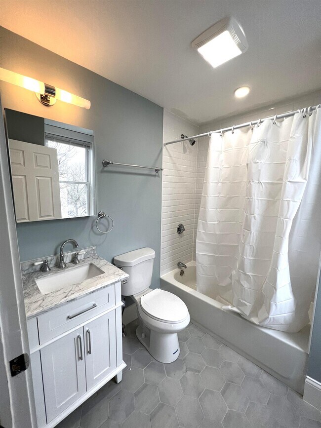 Building Photo - 67 Pearl St