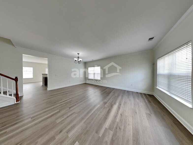 Building Photo - 404 Annaberg Ln