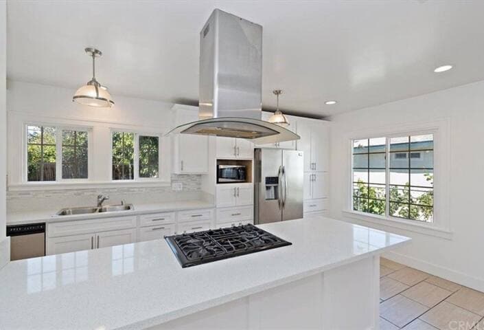 Building Photo - 1037 W 73rd St