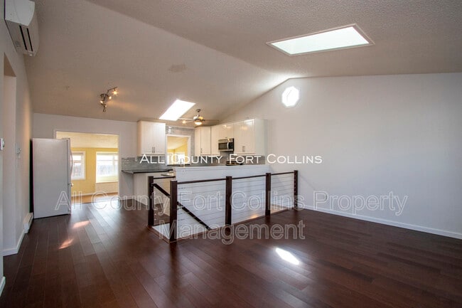 Building Photo - 2730 Hanover Dr