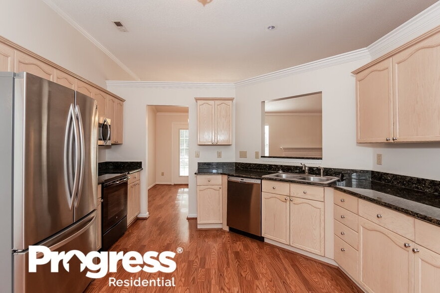 Building Photo - 3407 Mayhurst Dr