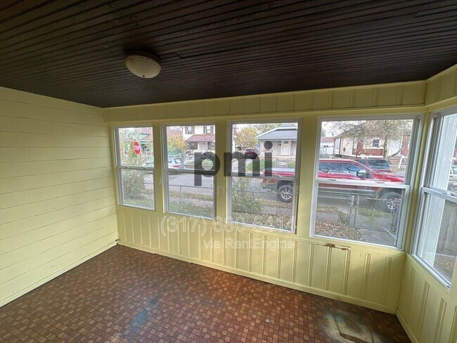 Building Photo - 1504 S Randolph St