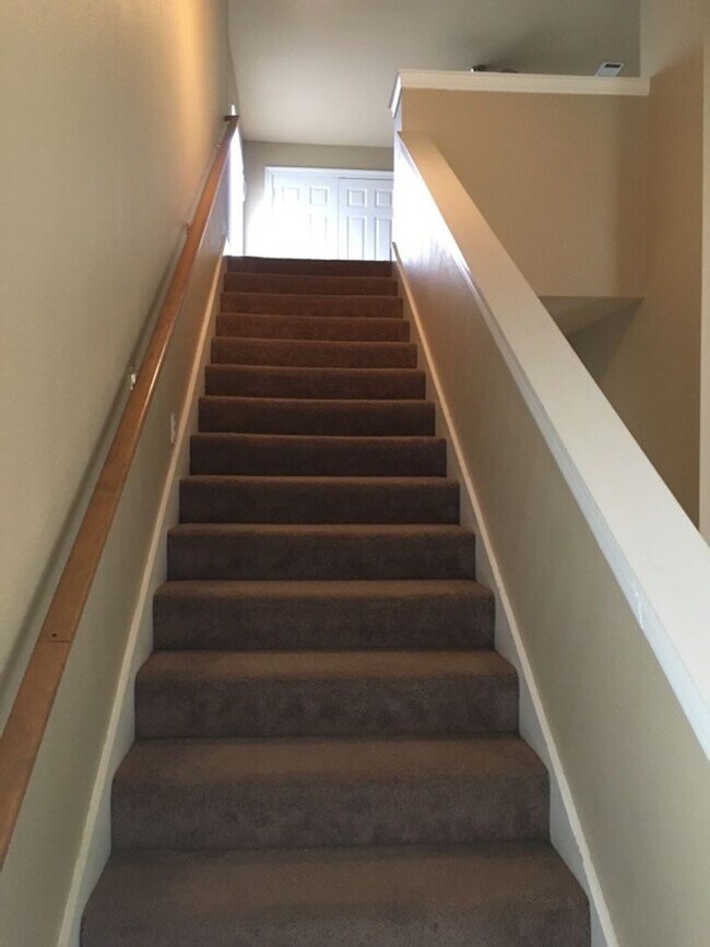 Building Photo - 3 br 2 ba Penny Lane