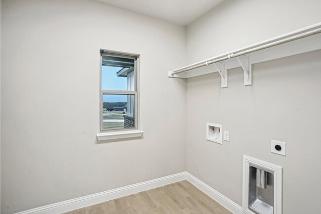 Building Photo - 1176 Paradise Pkwy