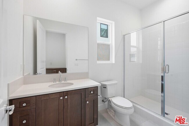 Building Photo - 20568 Edgewood Ct