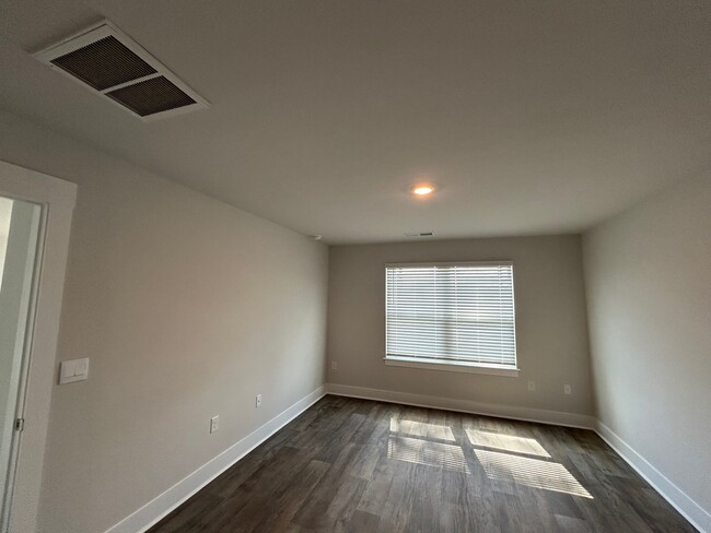 Building Photo - 1237 Pampas Grass Dr