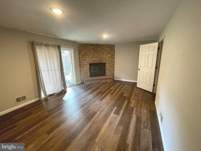 Building Photo - 9817 Rainleaf Ct