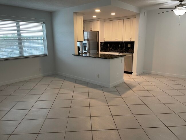 Building Photo - 37 Yacht Club Dr