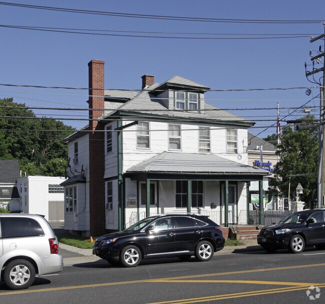 Primary Photo - 55 Glen Cove Rd