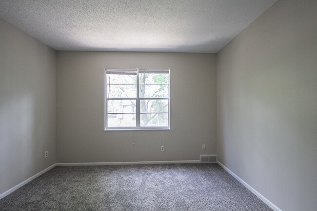 Building Photo - 10724 W 88th Terrace