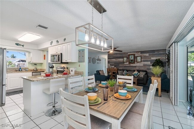 Building Photo - 11 2nd St