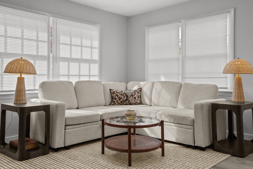 Building Photo - 149 E Main St