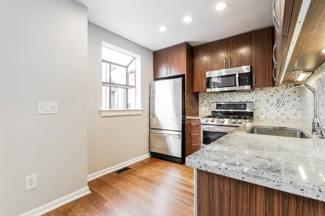 Building Photo - 794 Piedmont Ave NE