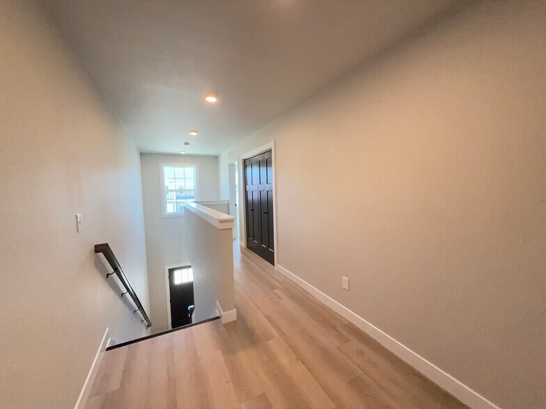 Building Photo - 3310 Stoneway Ct