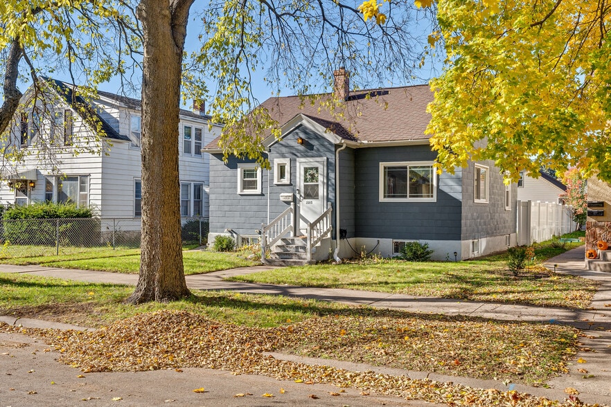 Primary Photo - 2015 Wood St